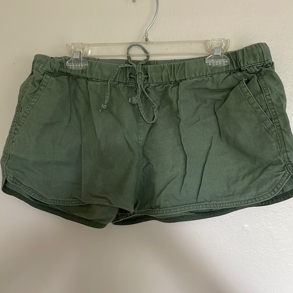 Direct green draw strong pull on shorts! Perfect condition, J. Crew